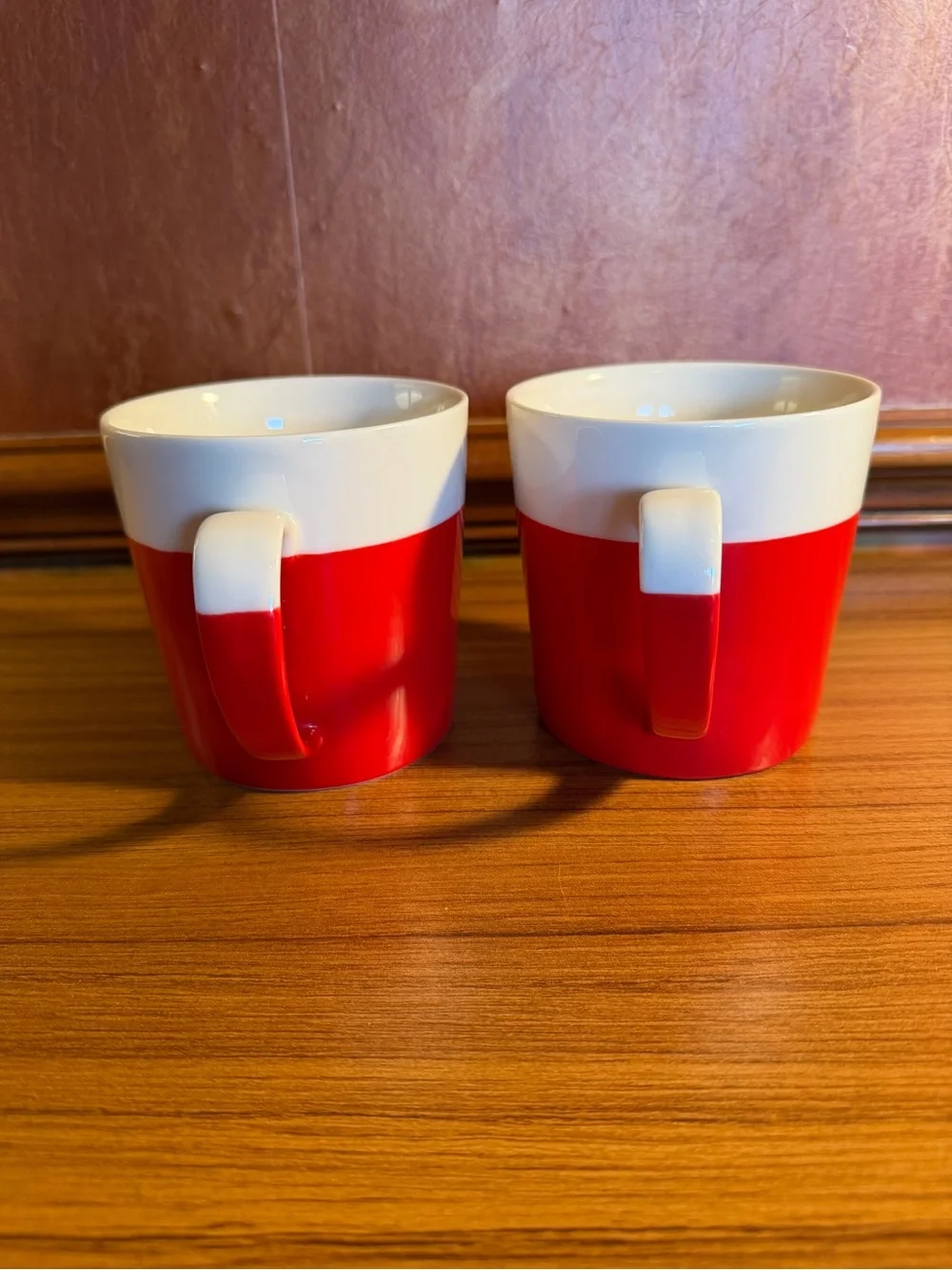 SET OF 2 Crate & Barrel Coffee Mugs Red White Dipped Glaze New No Tags 14oz